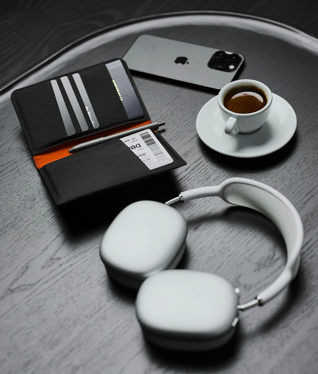 Ark Bifold Passport Wallet - Image 13