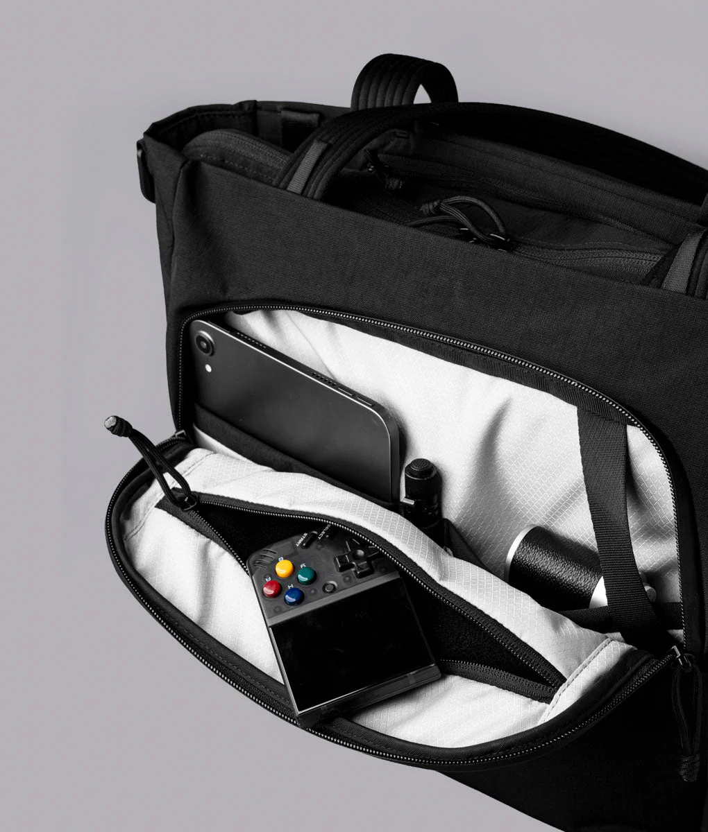 Bravo Tote V2 12 L - Image 10