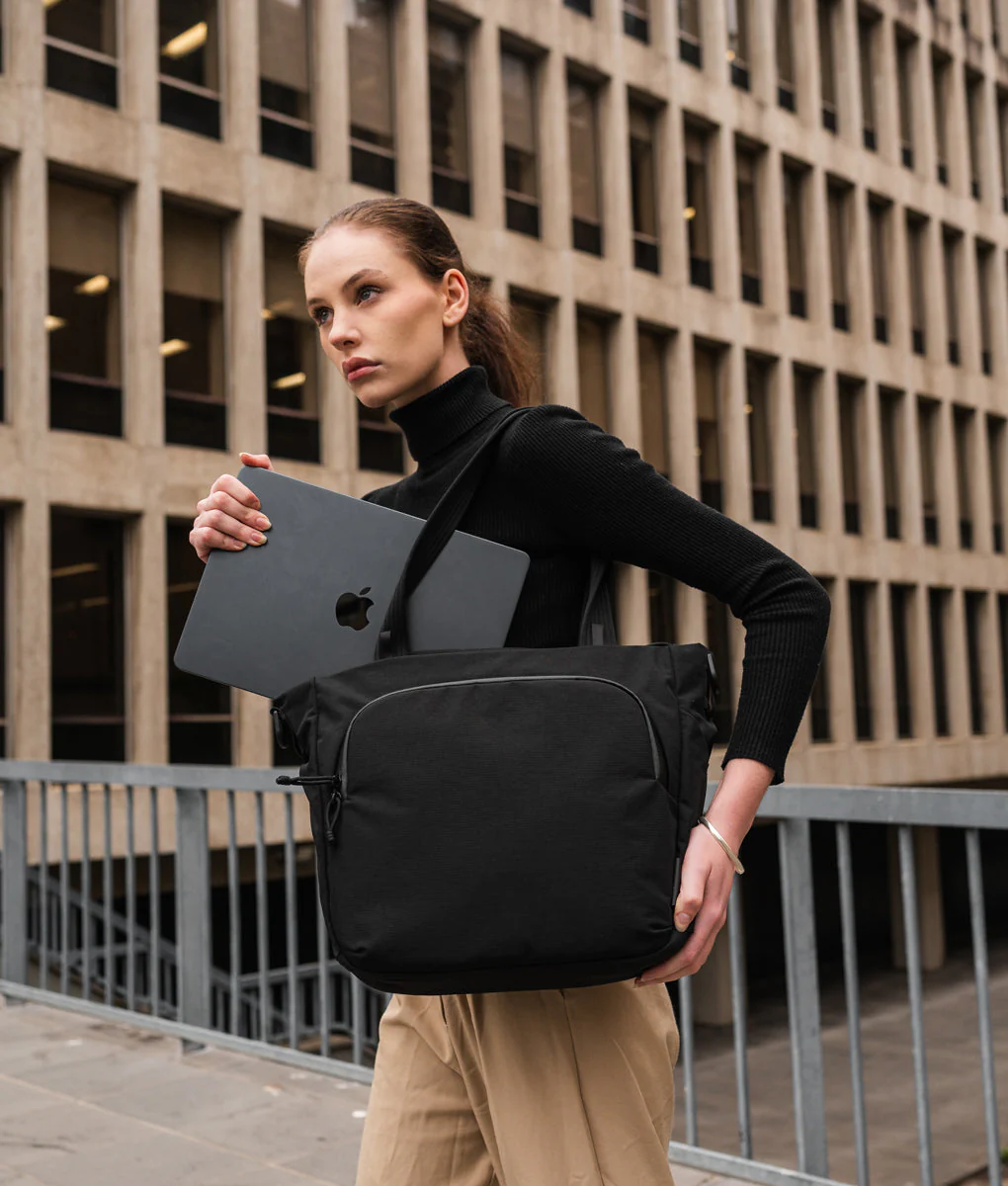 Bravo Tote V2 12 L - Image 17