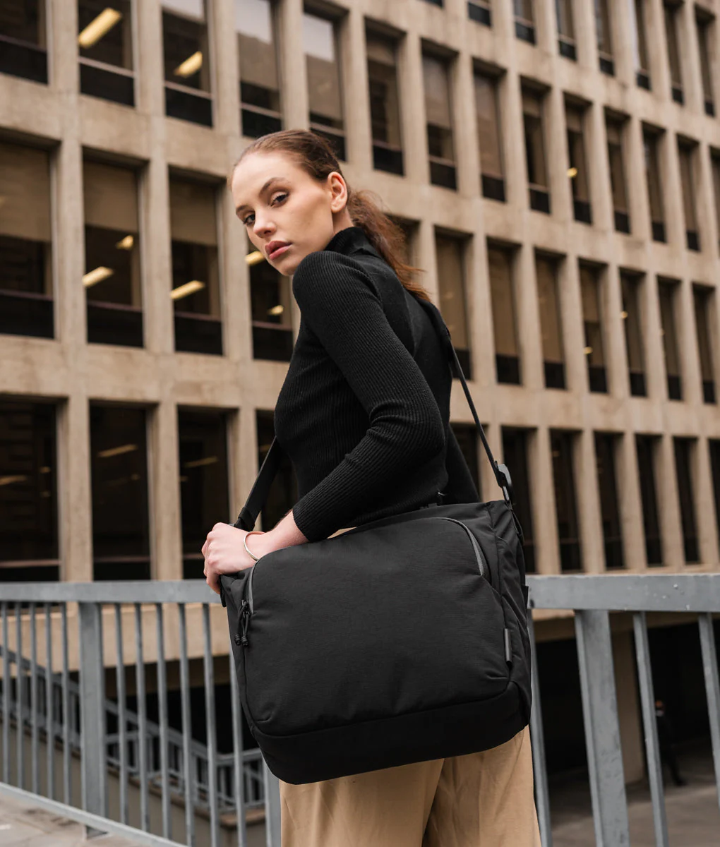 Bravo Tote V2 12 L - Image 18