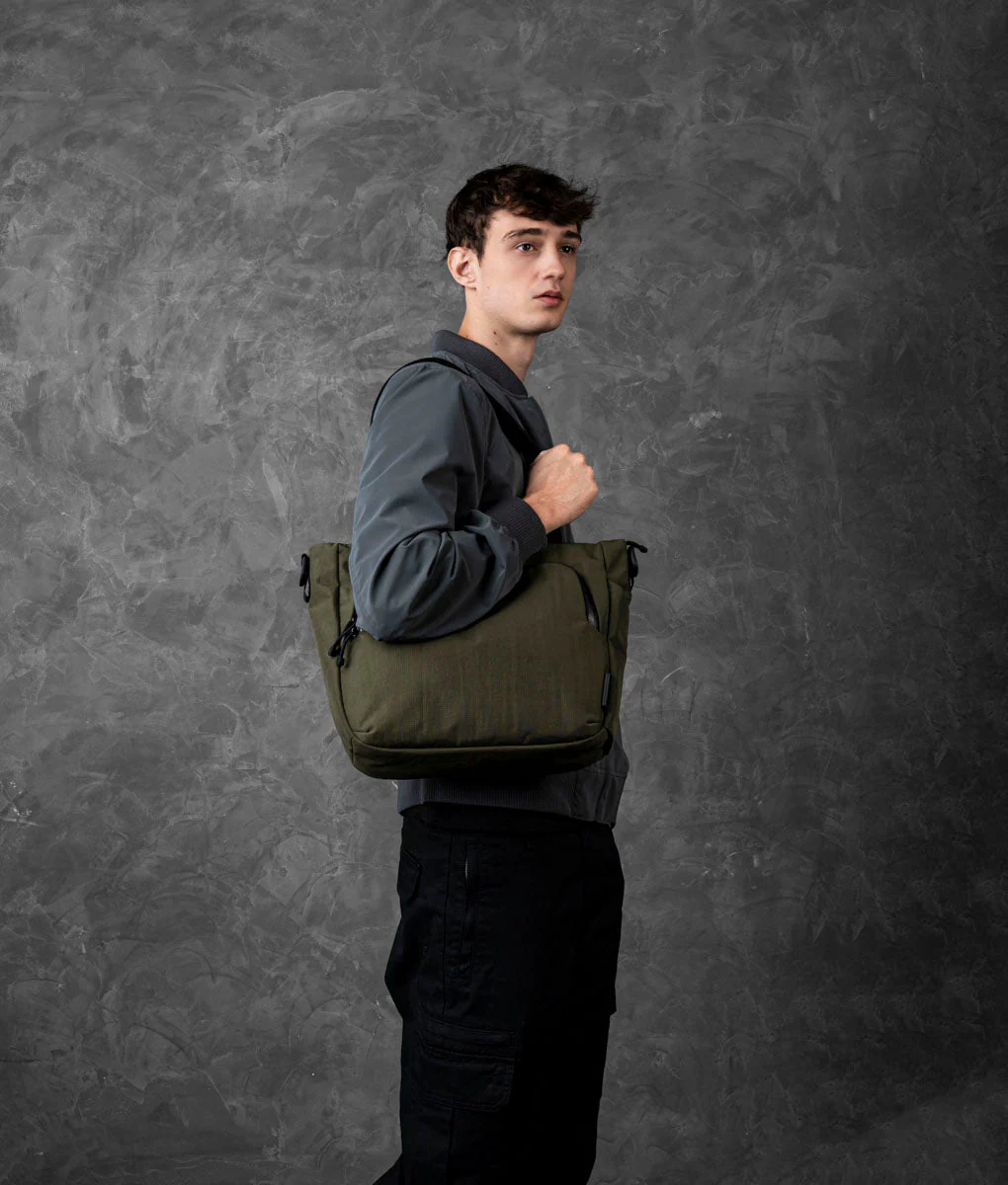 Bravo Tote V2 12 L - Image 23