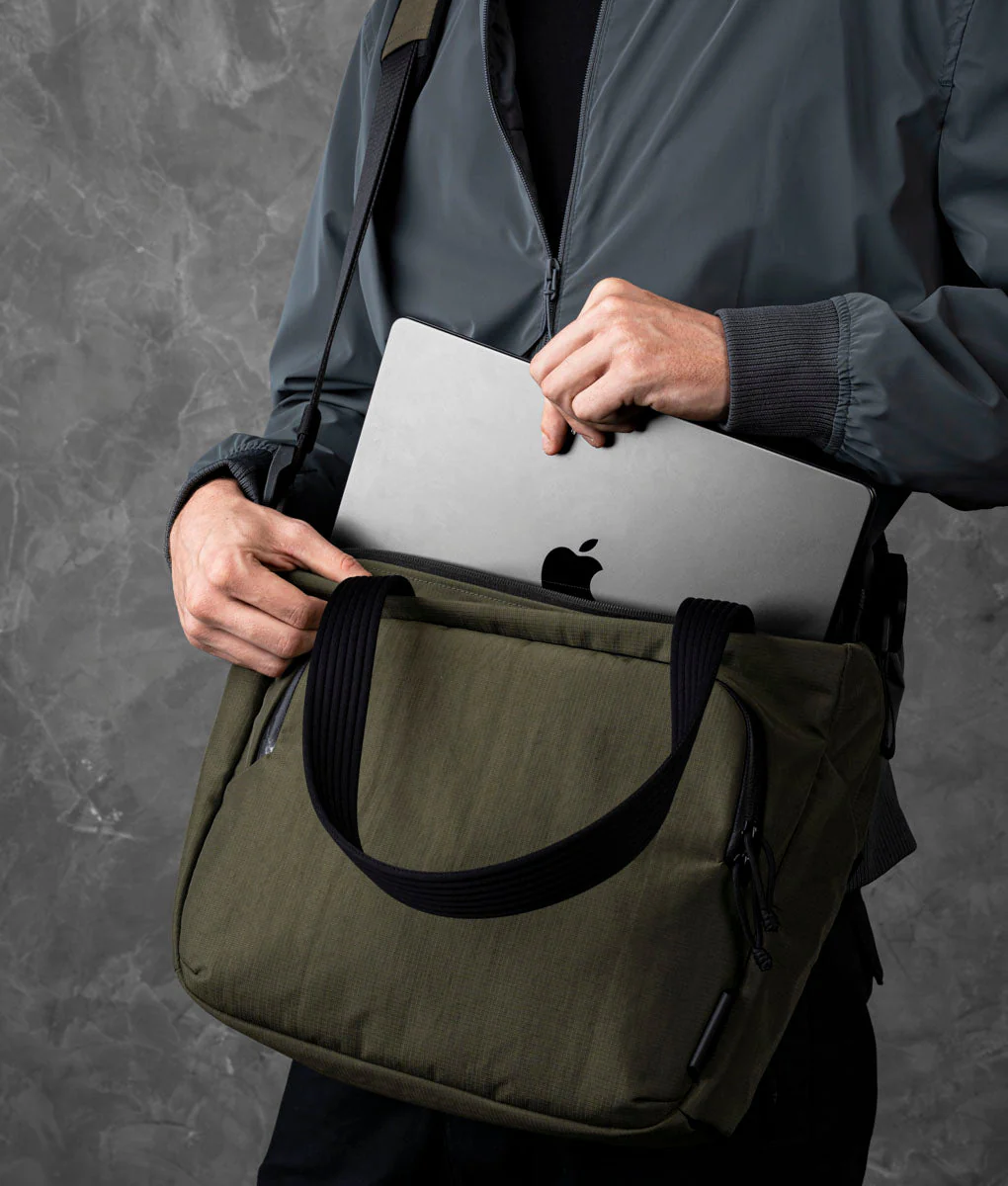 Bravo Tote V2 12 L - Image 25