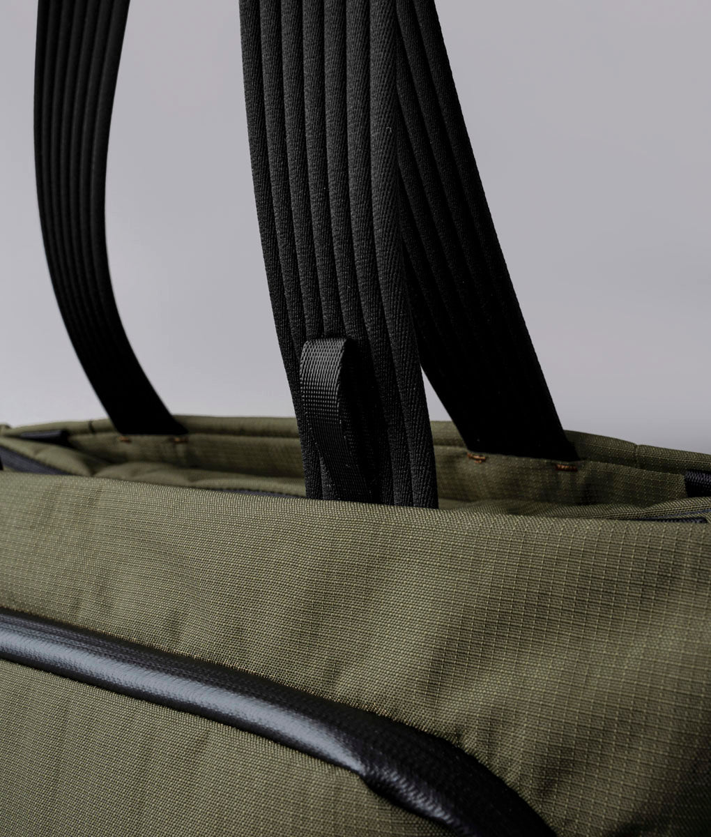 Bravo Tote V2 12 L - Image 29
