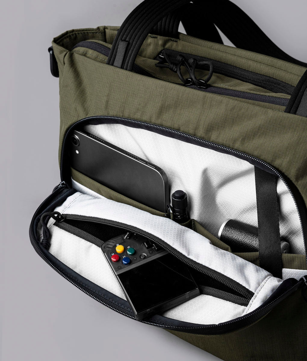 Bravo Tote V2 12 L - Image 30