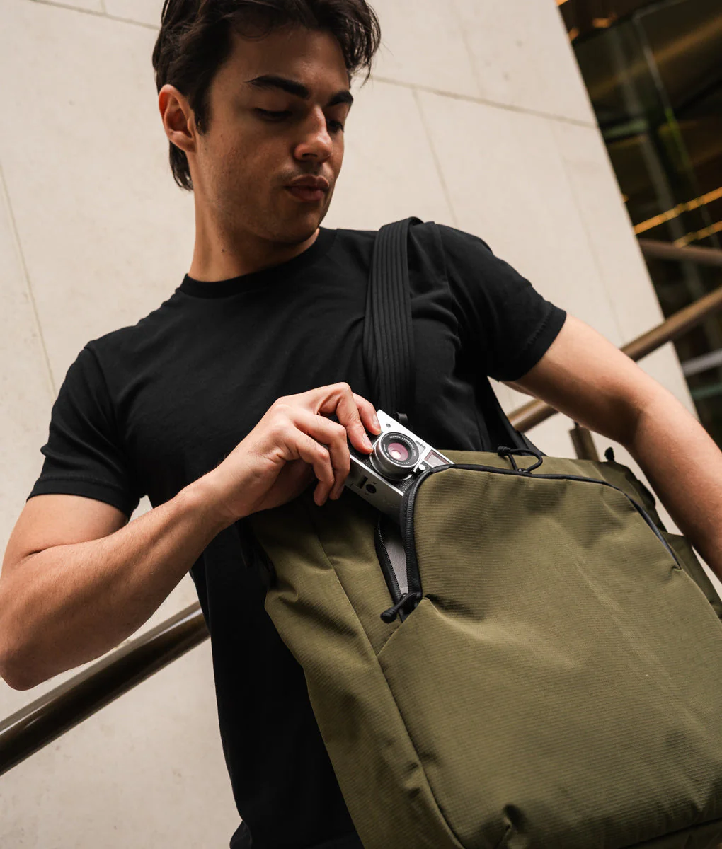 Bravo Tote V2 12 L - Image 40