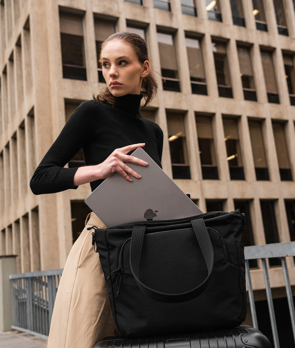 Bravo Tote V2 14 L - Image 17