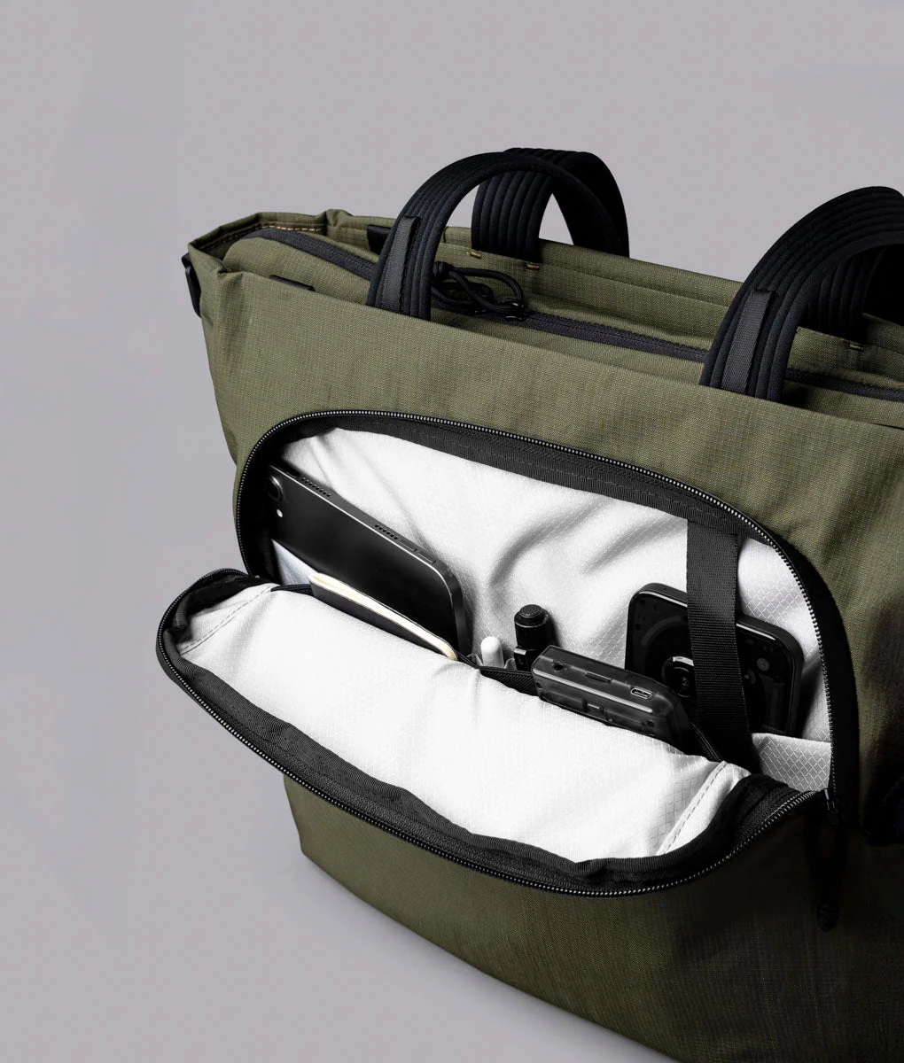 Bravo Tote V2 14 L - Image 31
