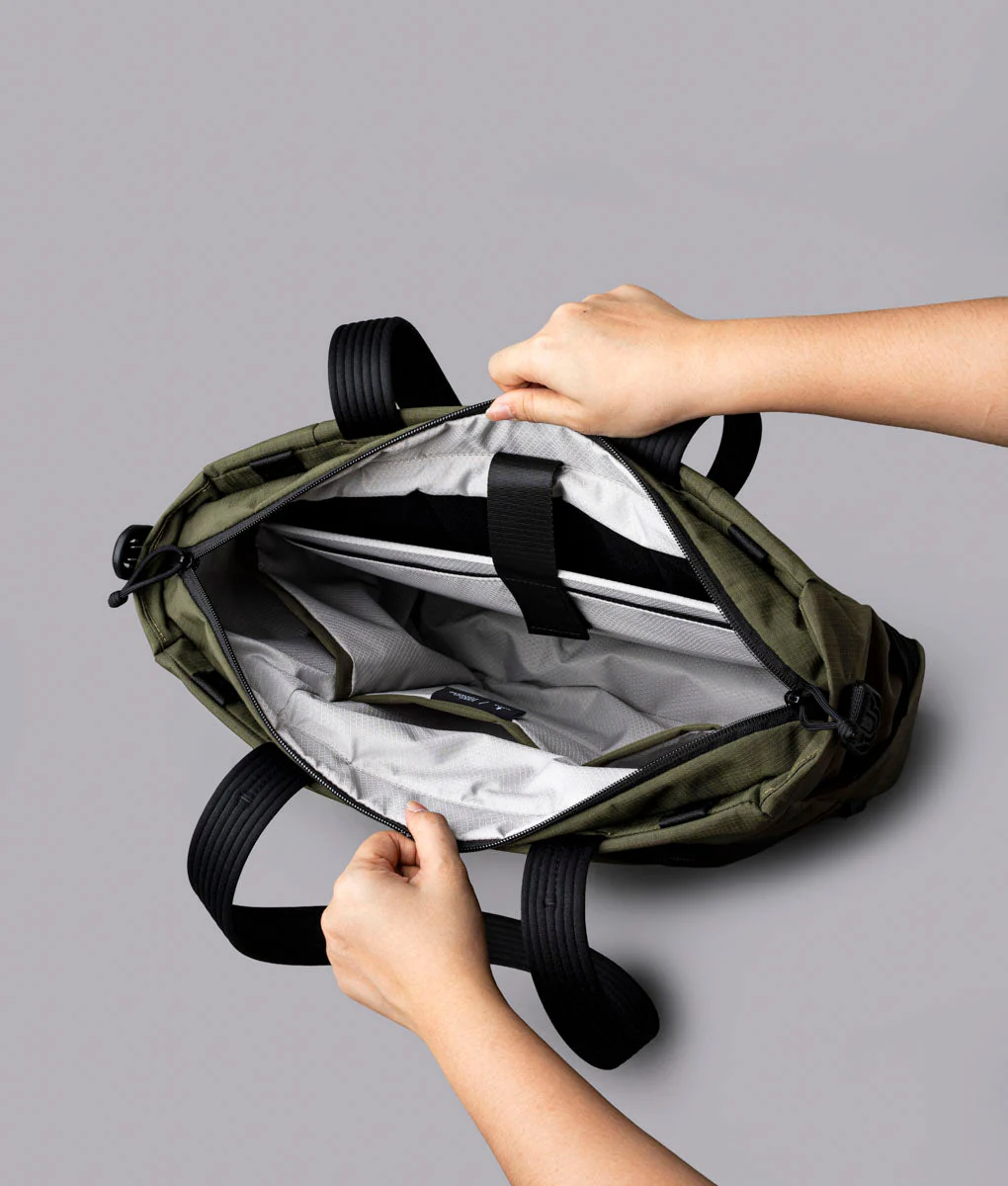 Bravo Tote V2 14 L - Image 32