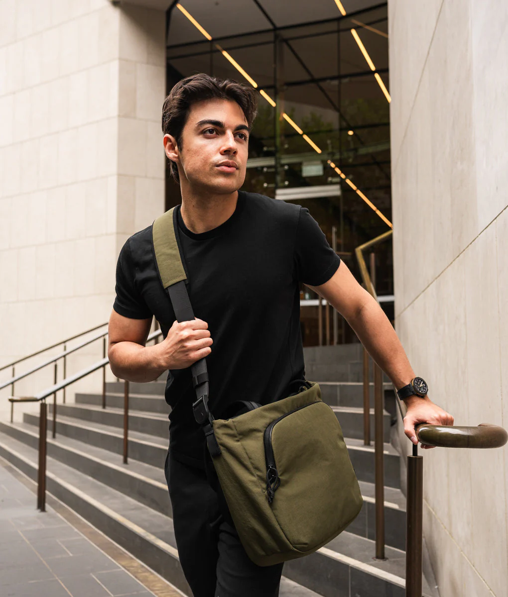 Bravo Tote V2 14 L - Image 39