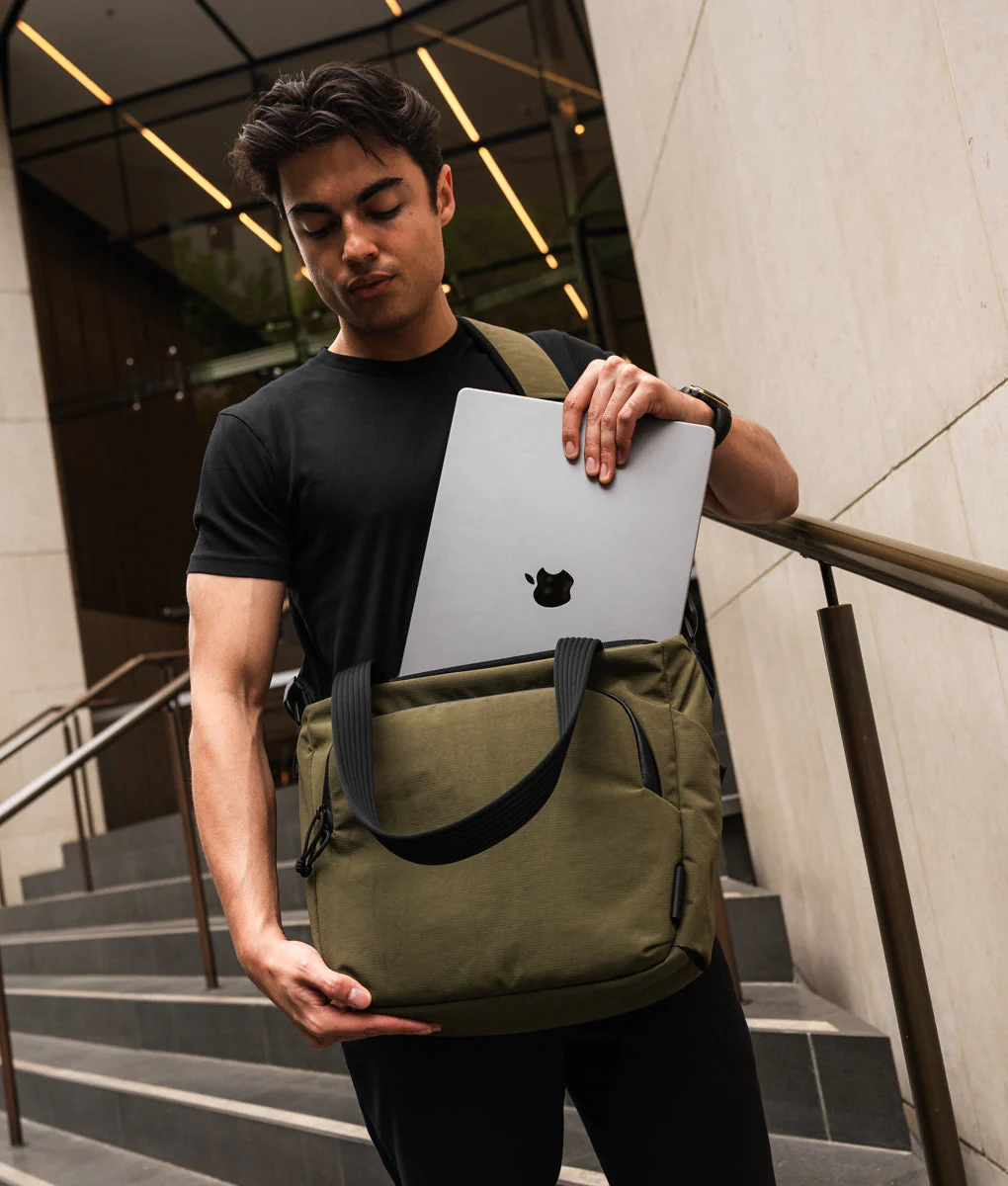 Bravo Tote V2 14 L - Image 40