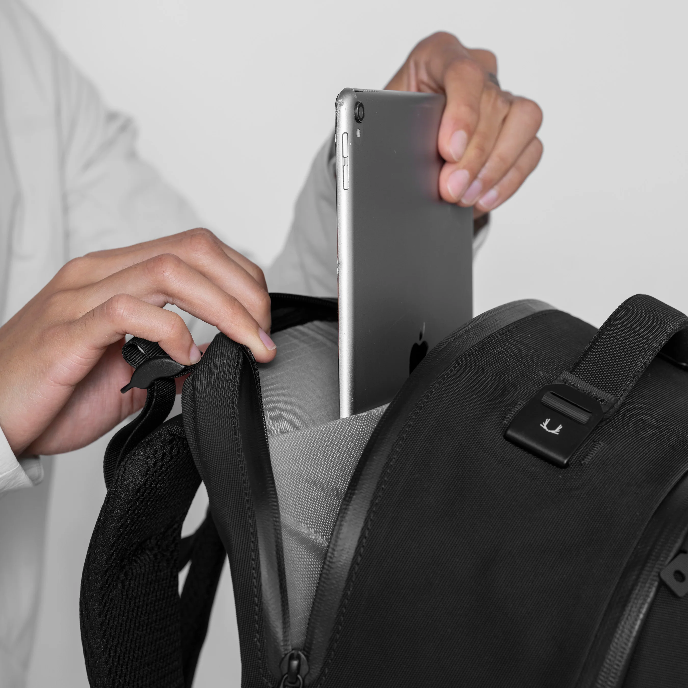 Citadel H2 25 L Backpack - Image 9