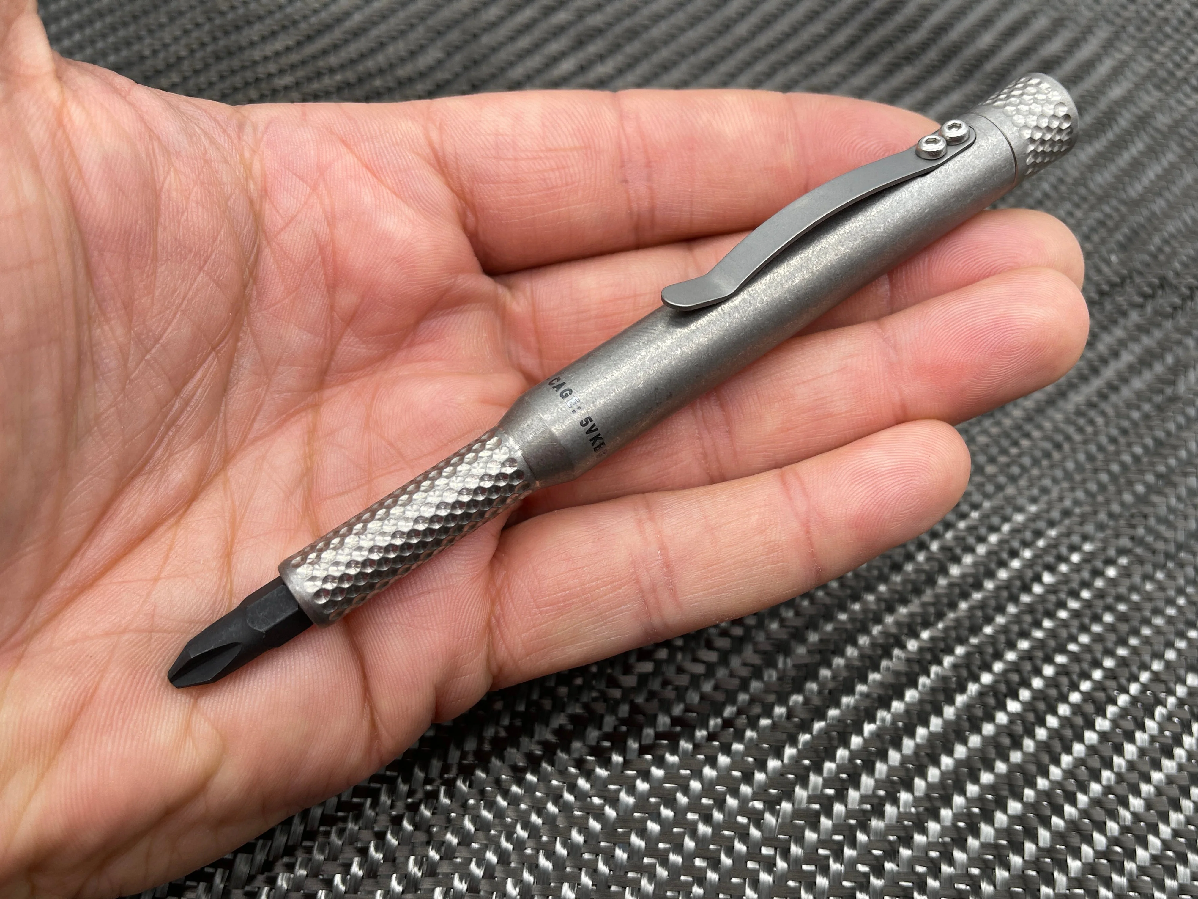 Pen Driver Titanium (Gen 2) - Image 2
