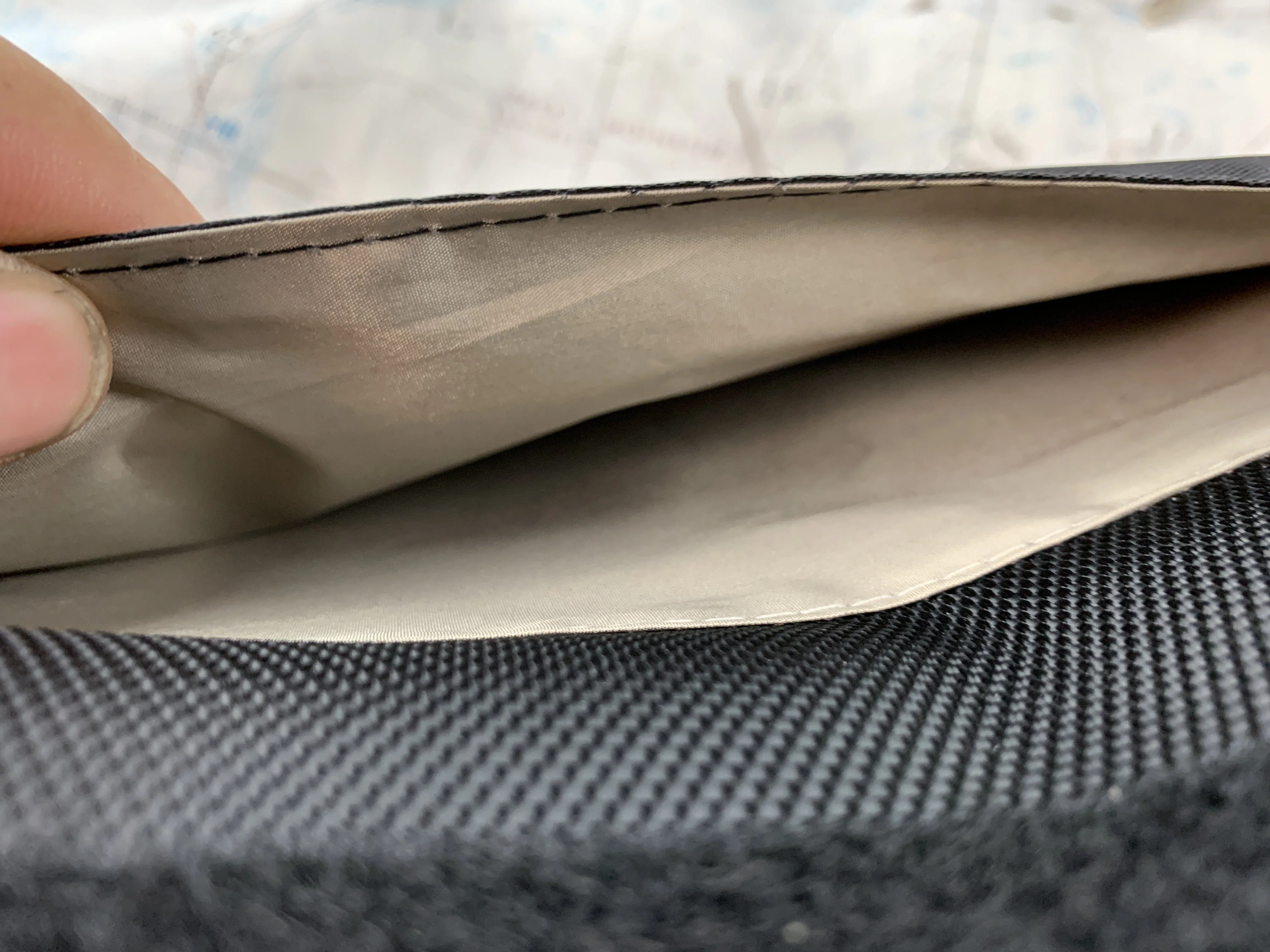 Stealth RFID Electronic Pouch - Image 6