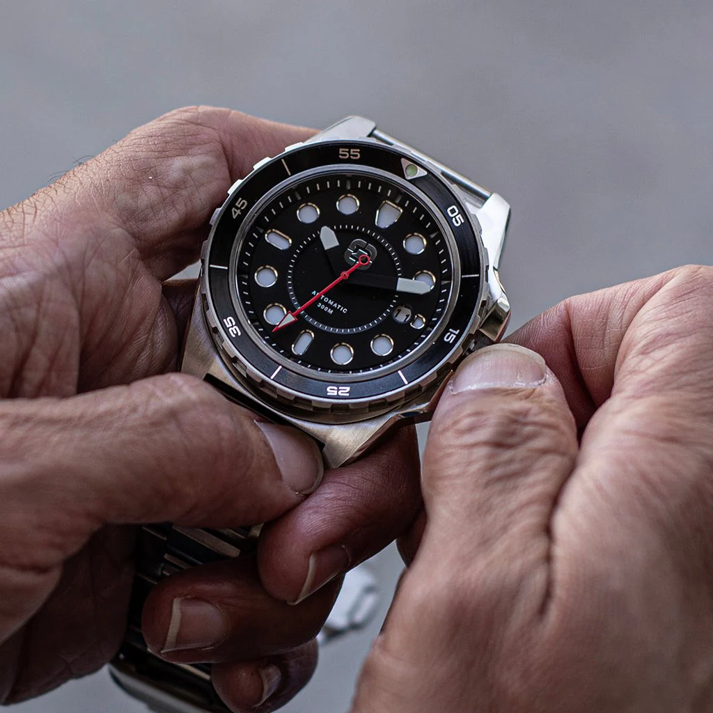 DV-02 Automatic Dive Watch - Image 6