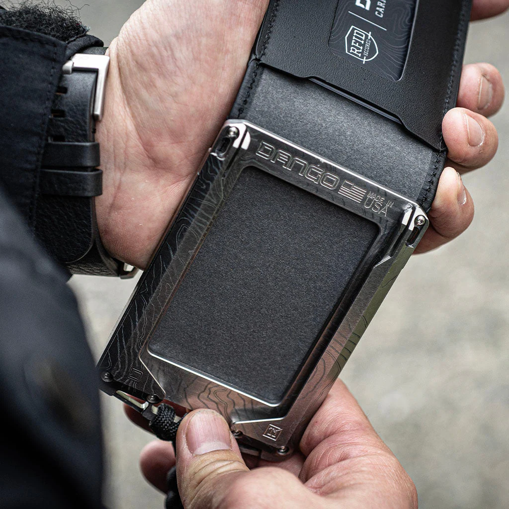 M1 Lite Titanium Rail Bifold Wallet - Image 24