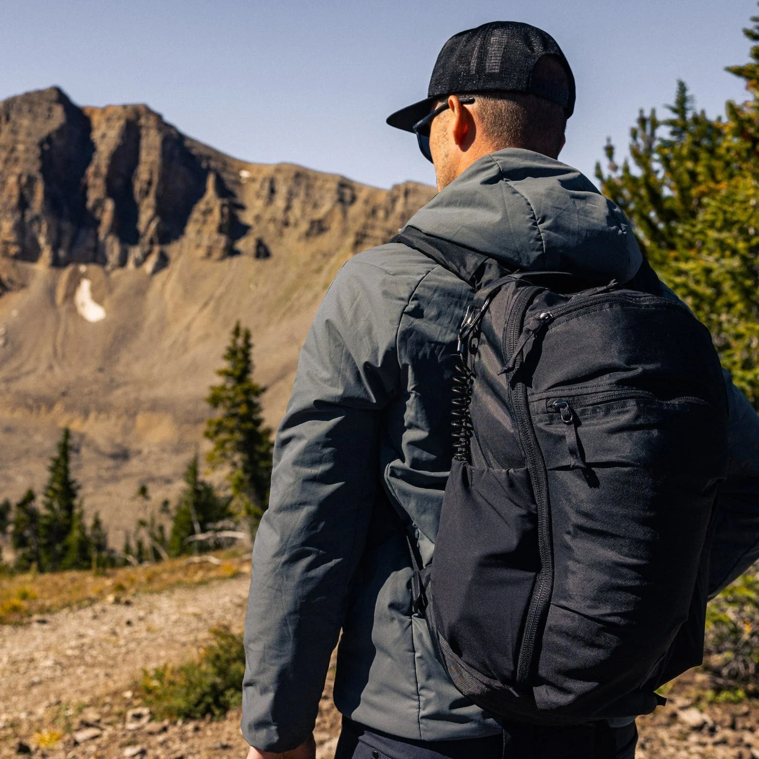 Mountain Panel Loader 22 L Backpack (Previous version) - Image 20