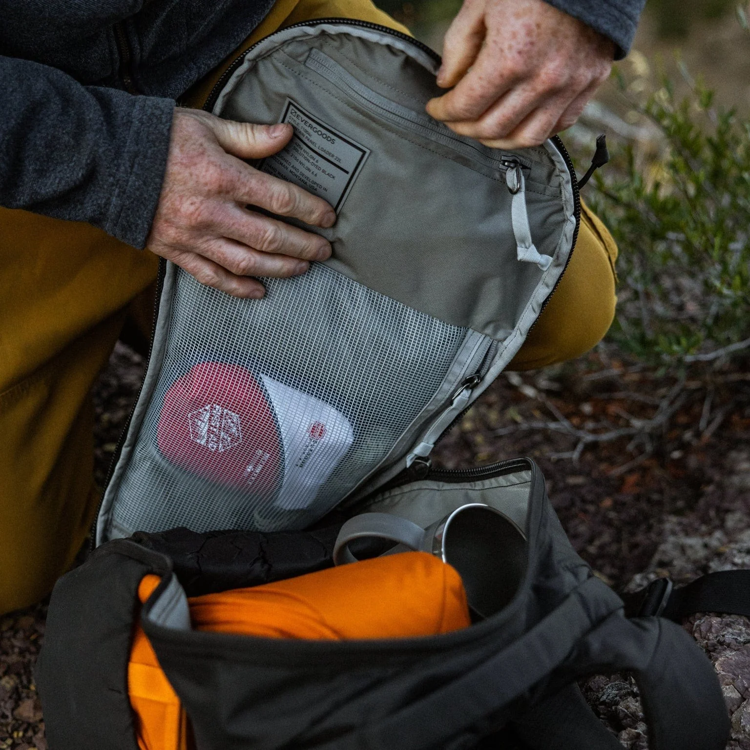Mountain Panel Loader 22 L Backpack (Previous version) - Image 22