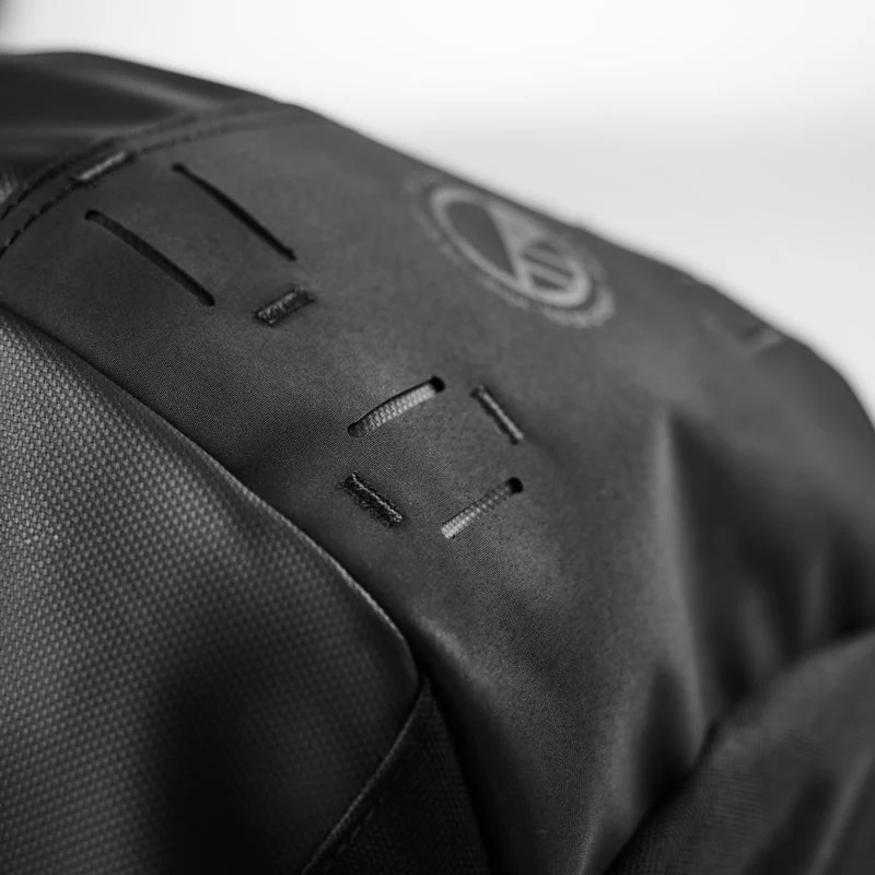Clamshell 25 Backpack - Image 19
