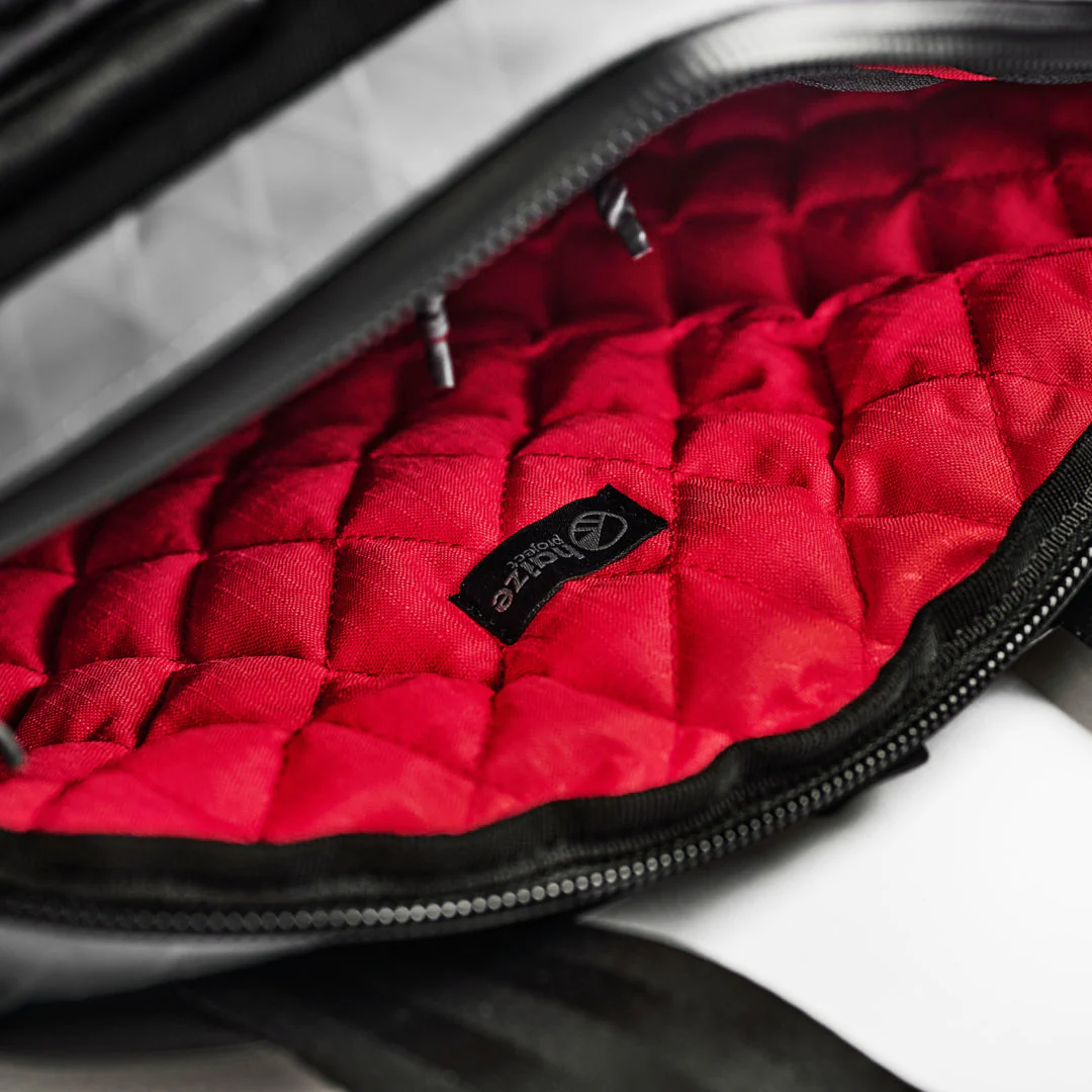 Tech Tote 16 - Image 22