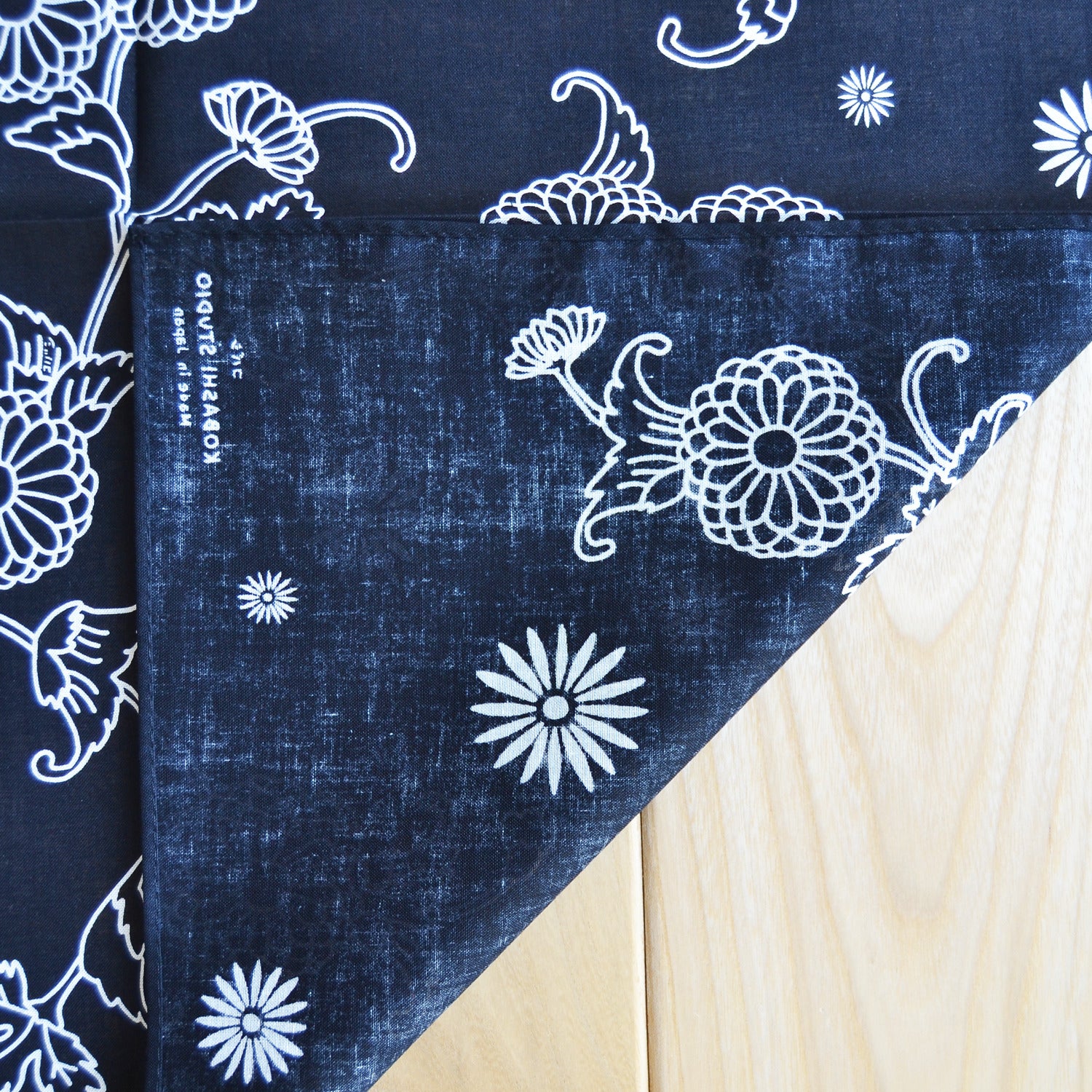 Chrysanthemum Bandana - Image 10