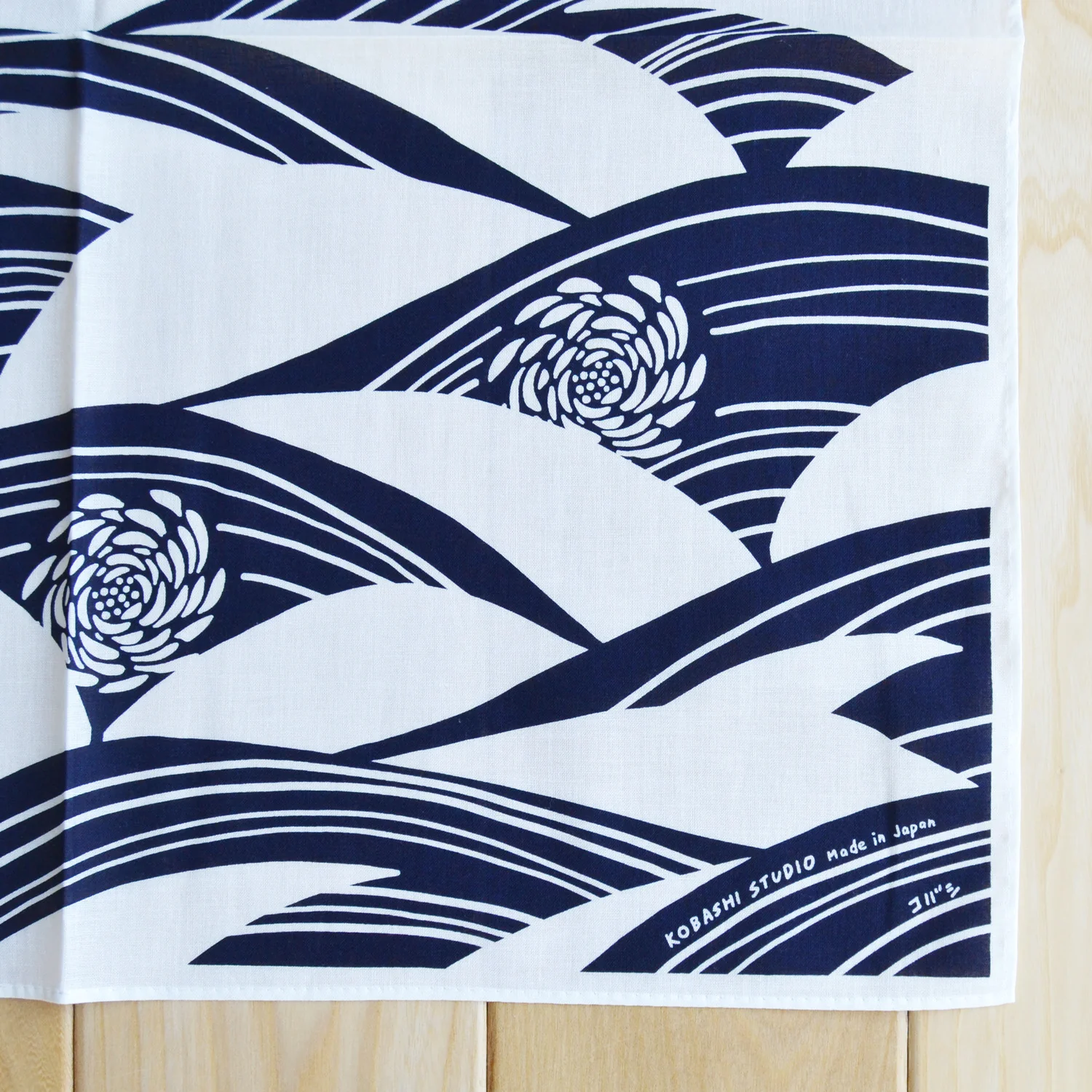 Chrysanthemum Bandana - Image 3