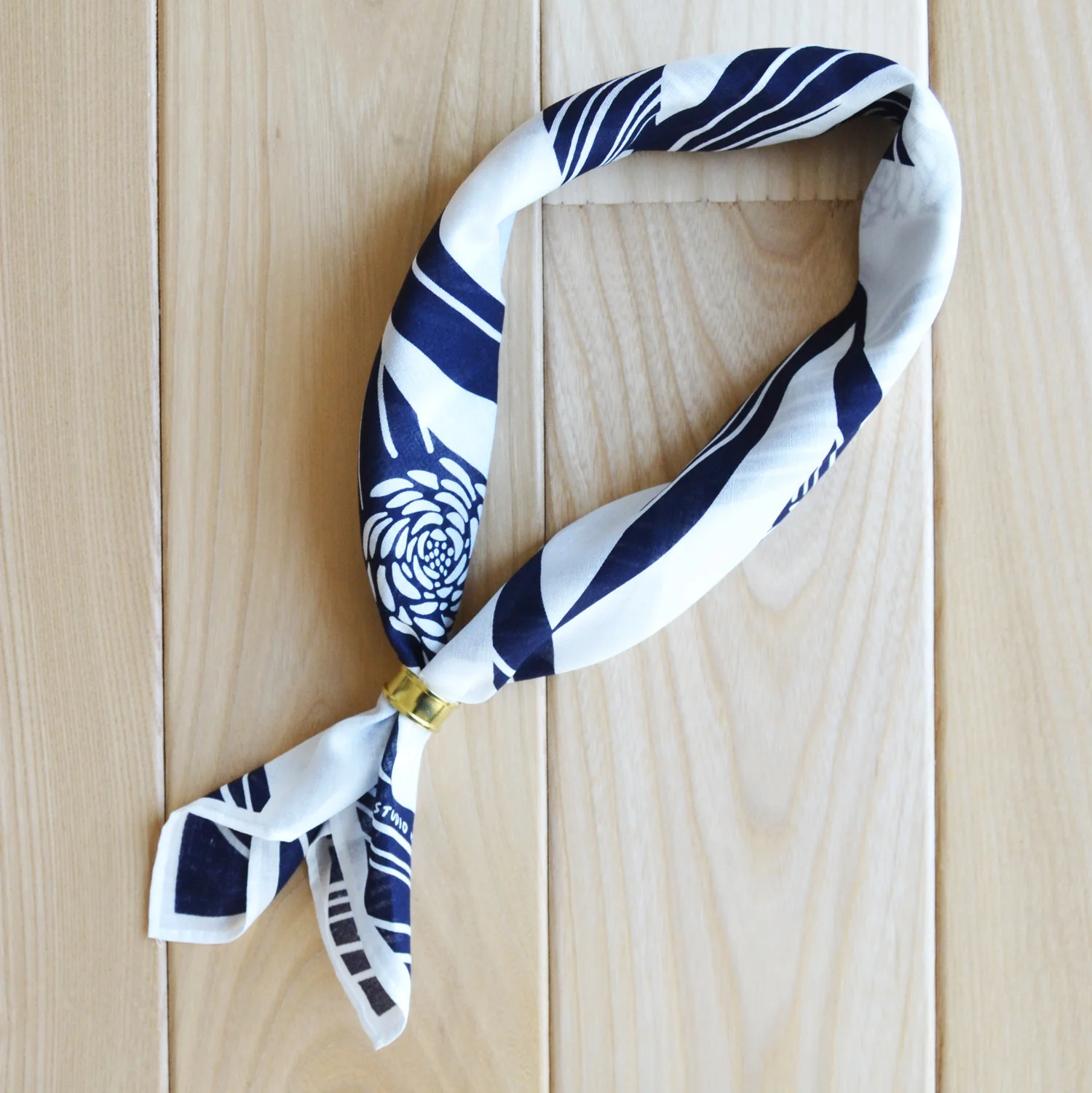 Chrysanthemum Bandana - Image 4