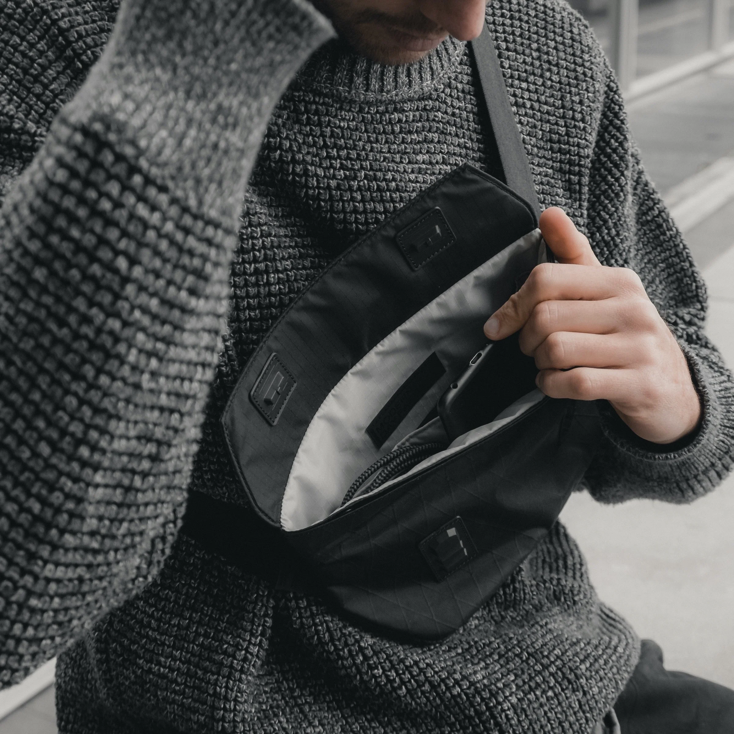 Dayfarer Active Sling - Image 10