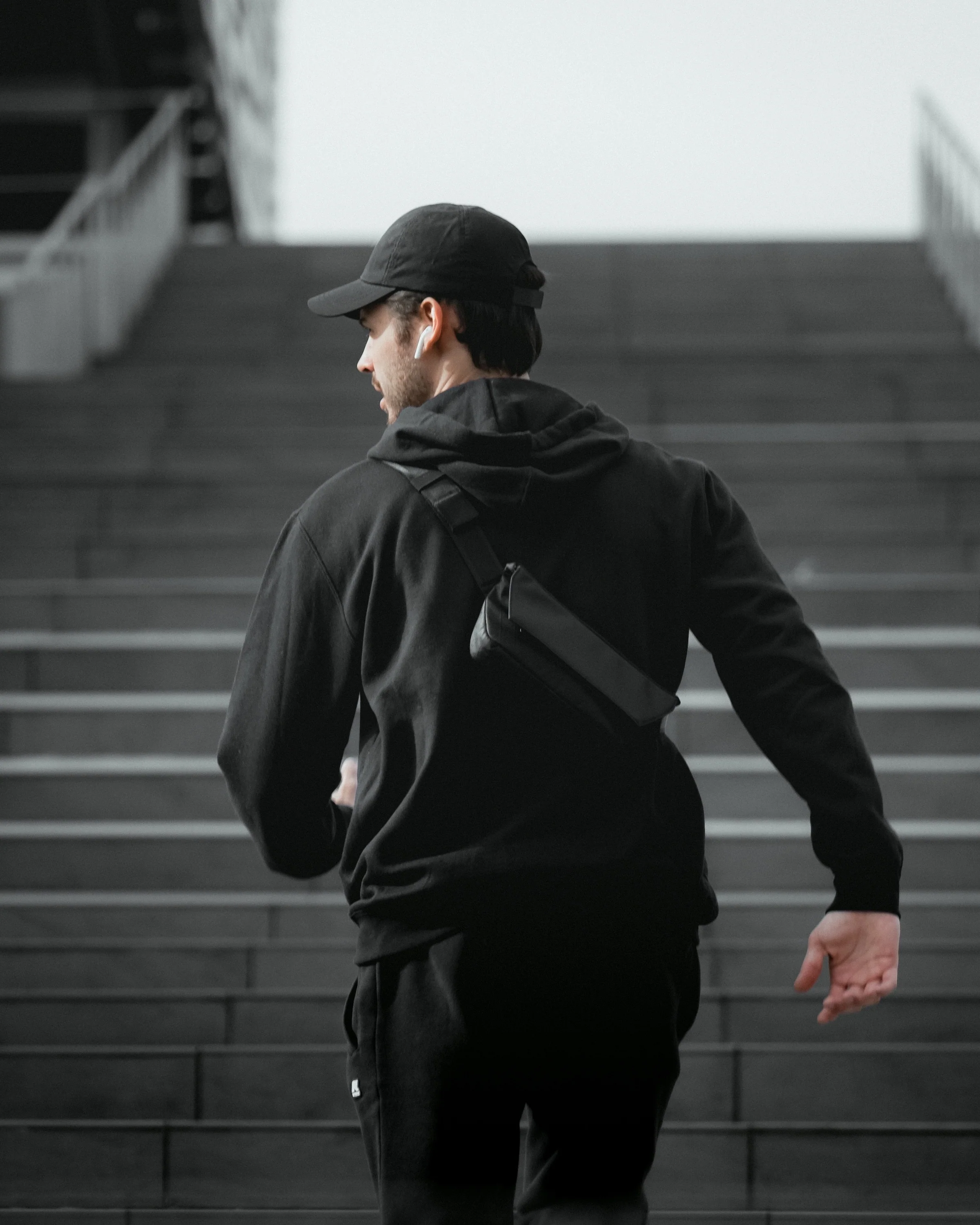 Dayfarer Active Sling - Image 5