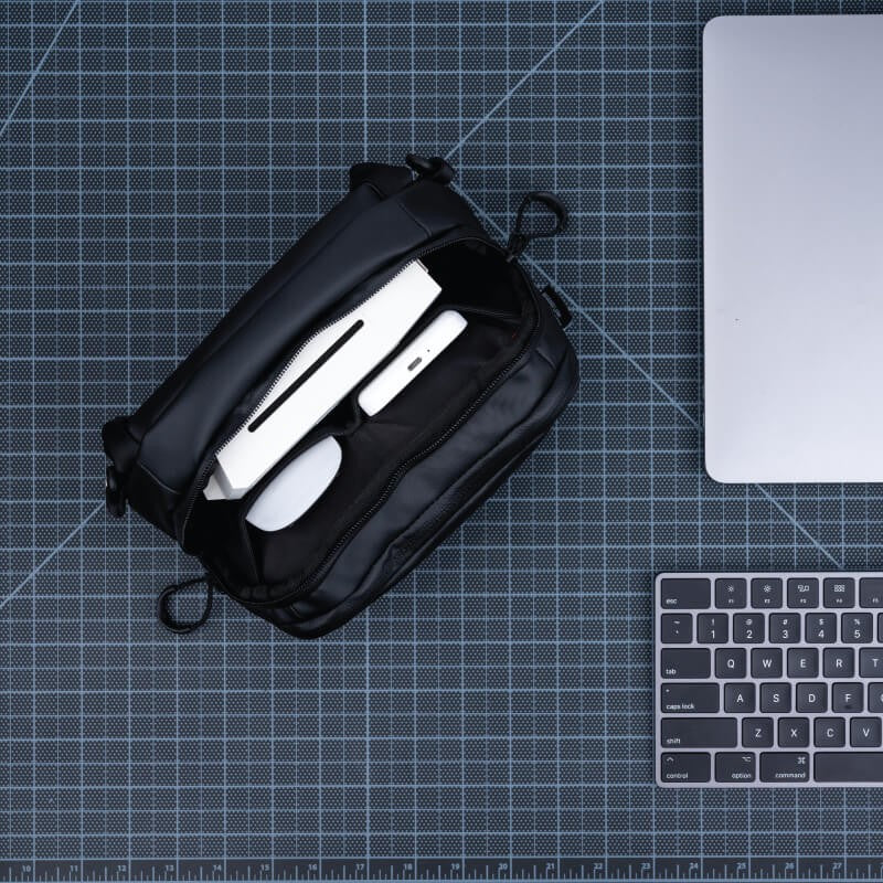 Tech Pouch Large - Image 4