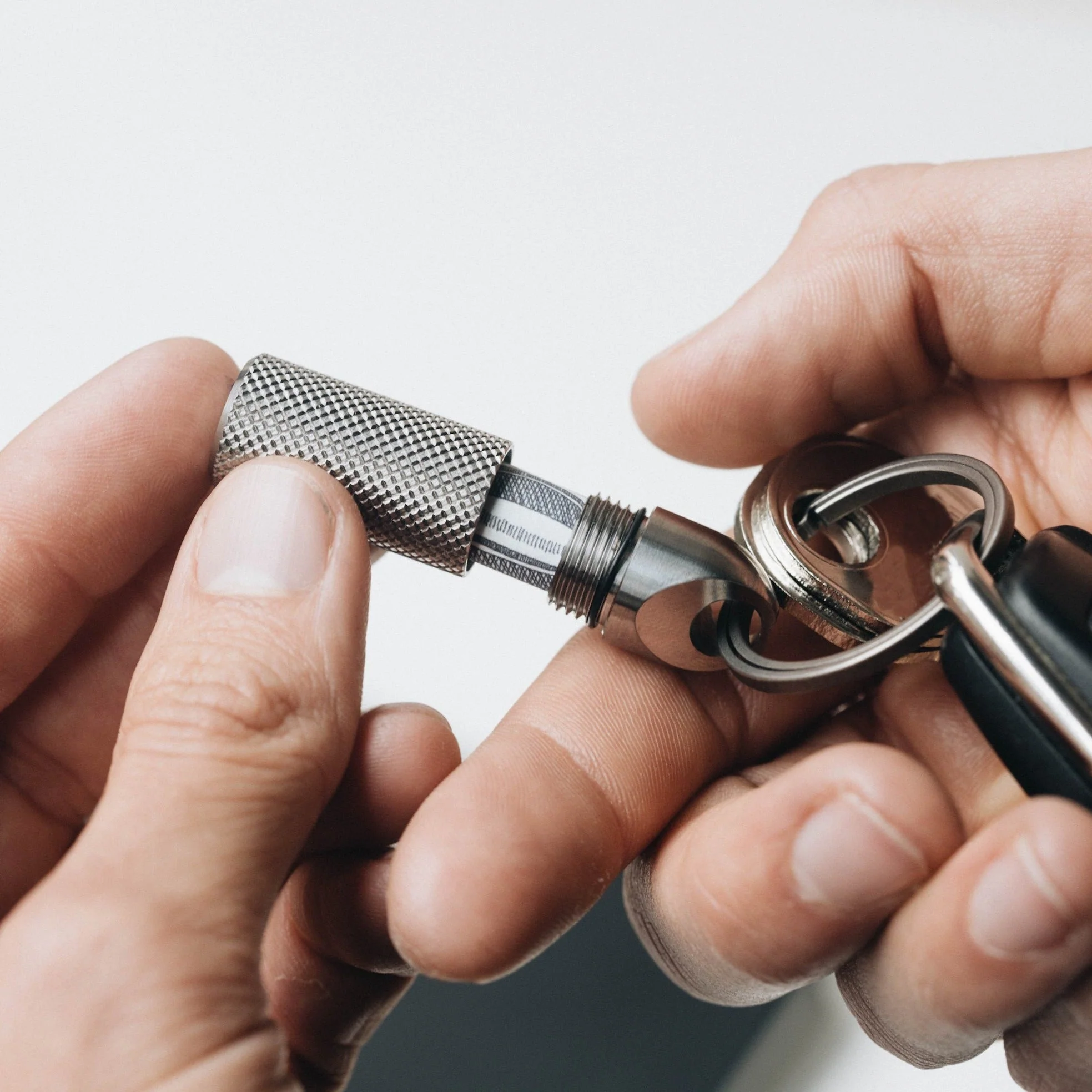 Key Cache Titanium - Image 2