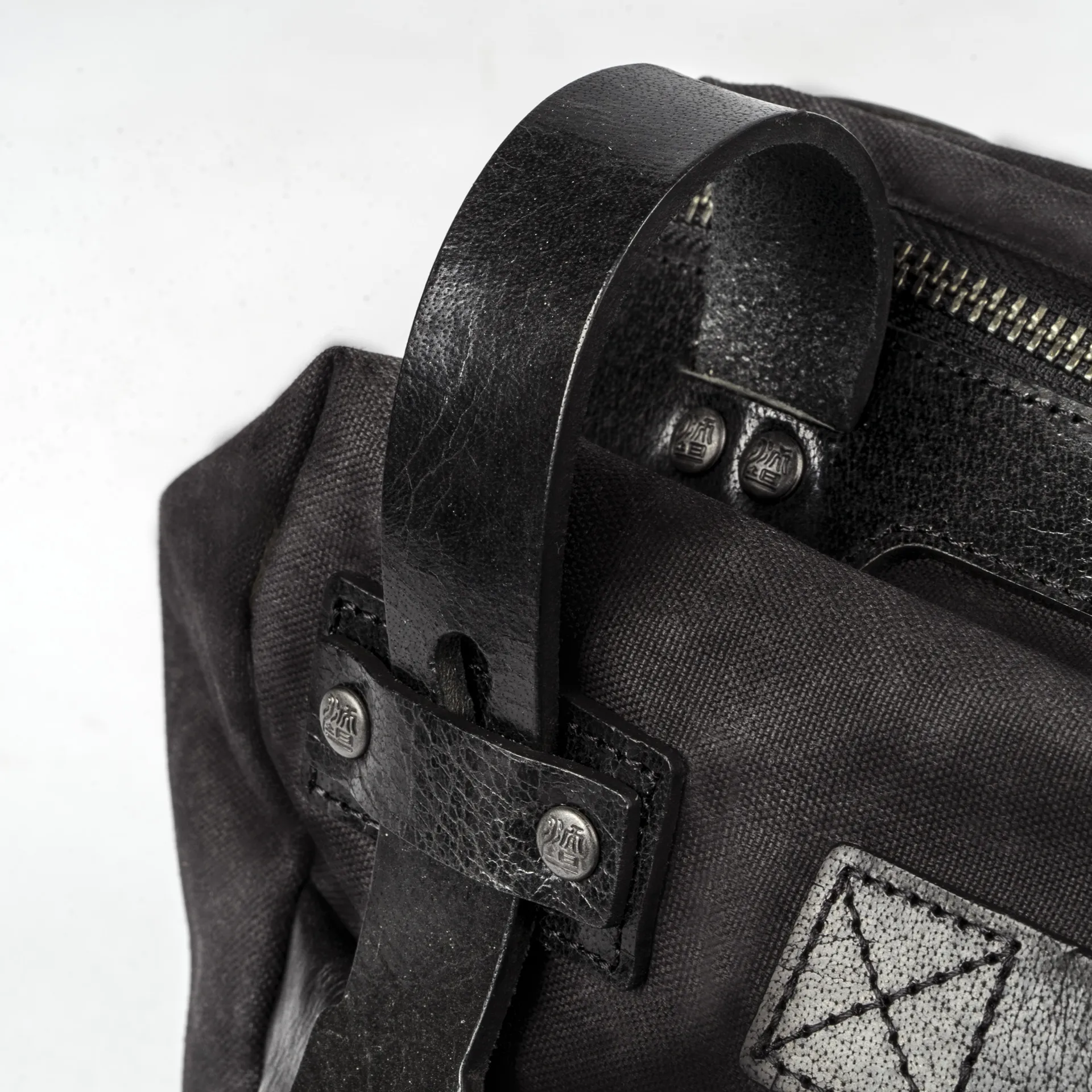 Easy Rider 9.5 L Sling Bag - Image 19