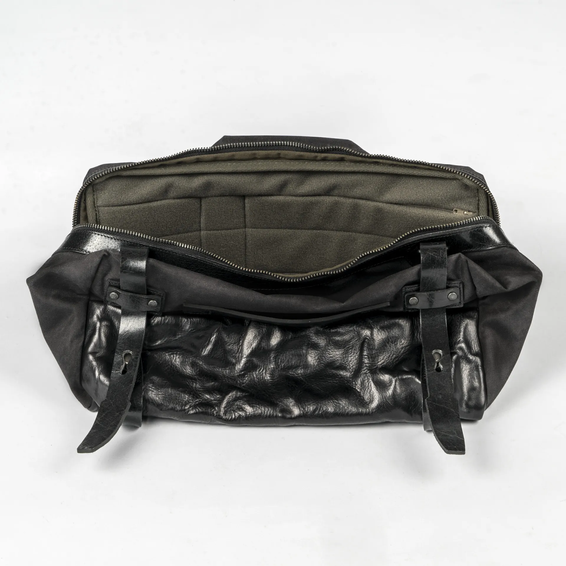 Easy Rider 9.5 L Sling Bag - Image 20