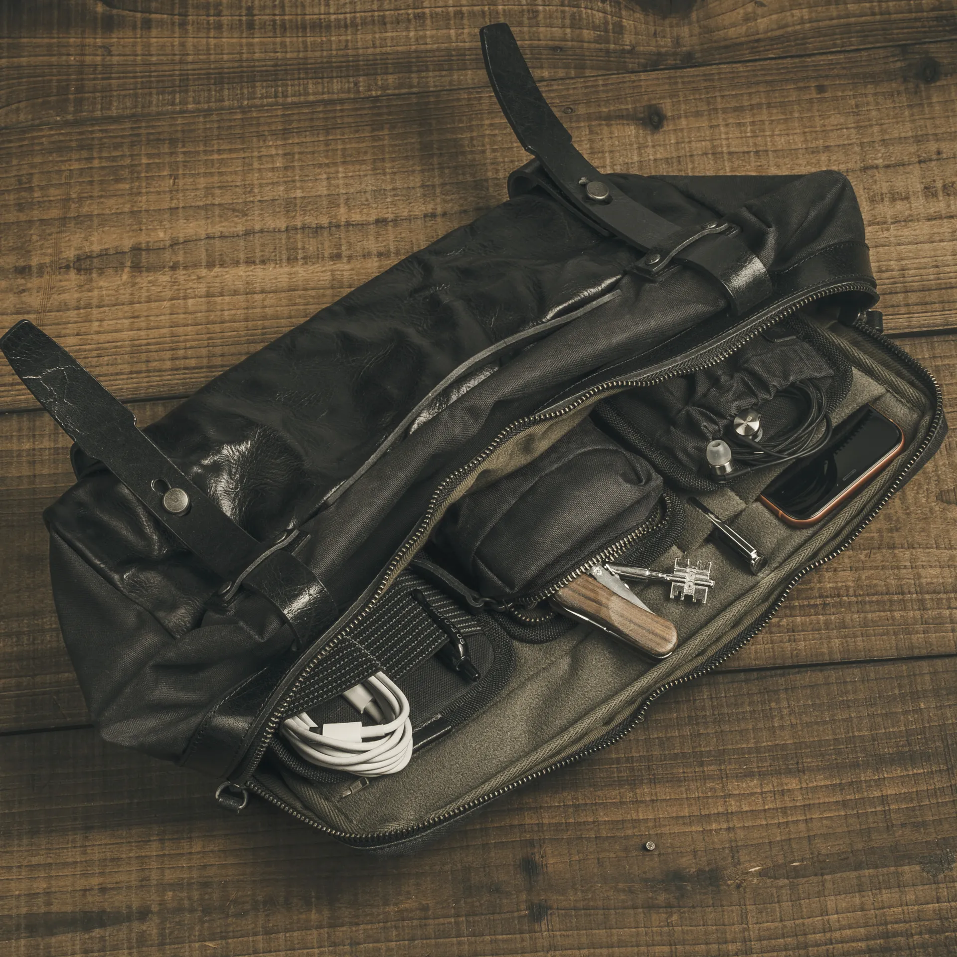 Easy Rider 9.5 L Sling Bag - Image 21