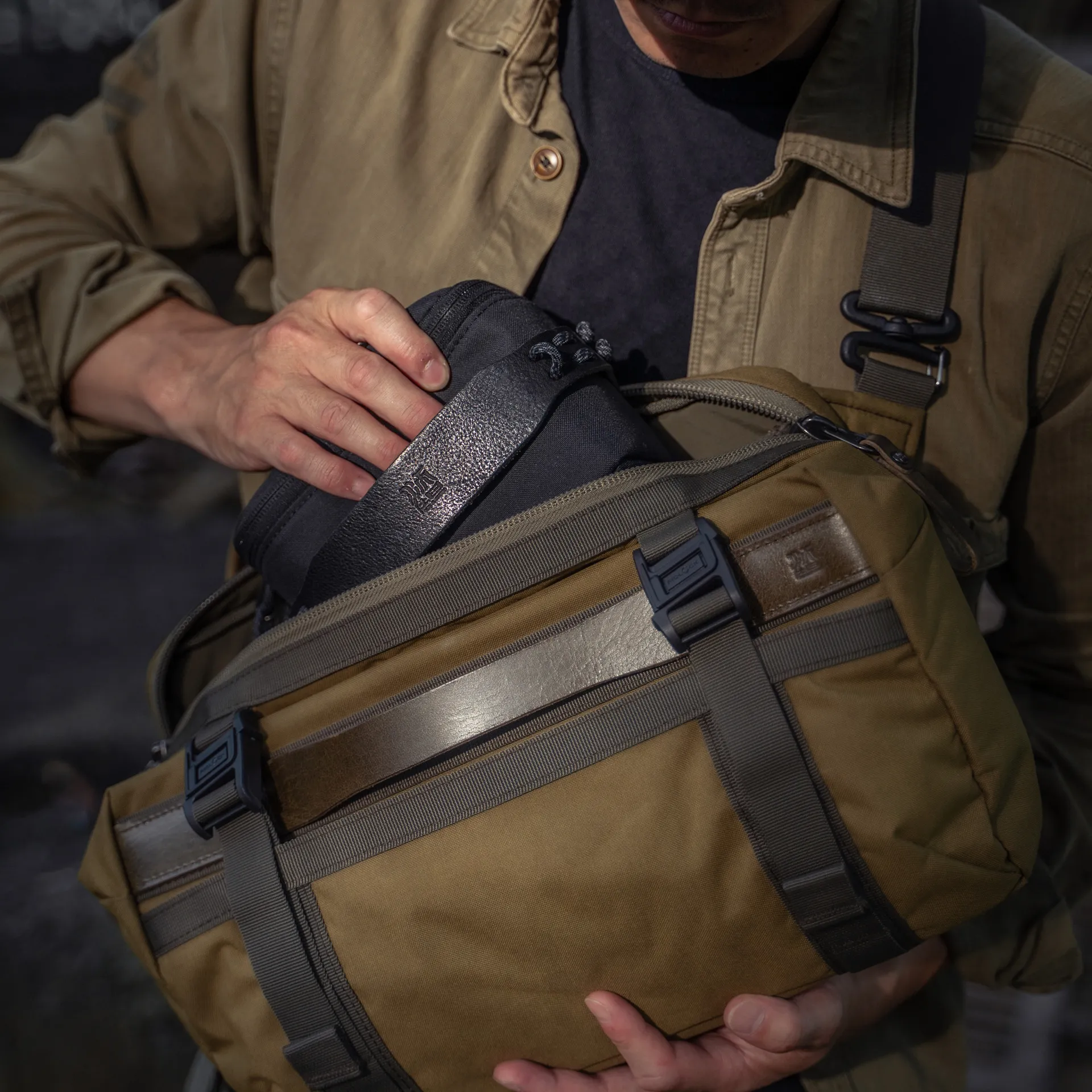 Lightning Rider V2 Sling Bag 13 L - Image 10