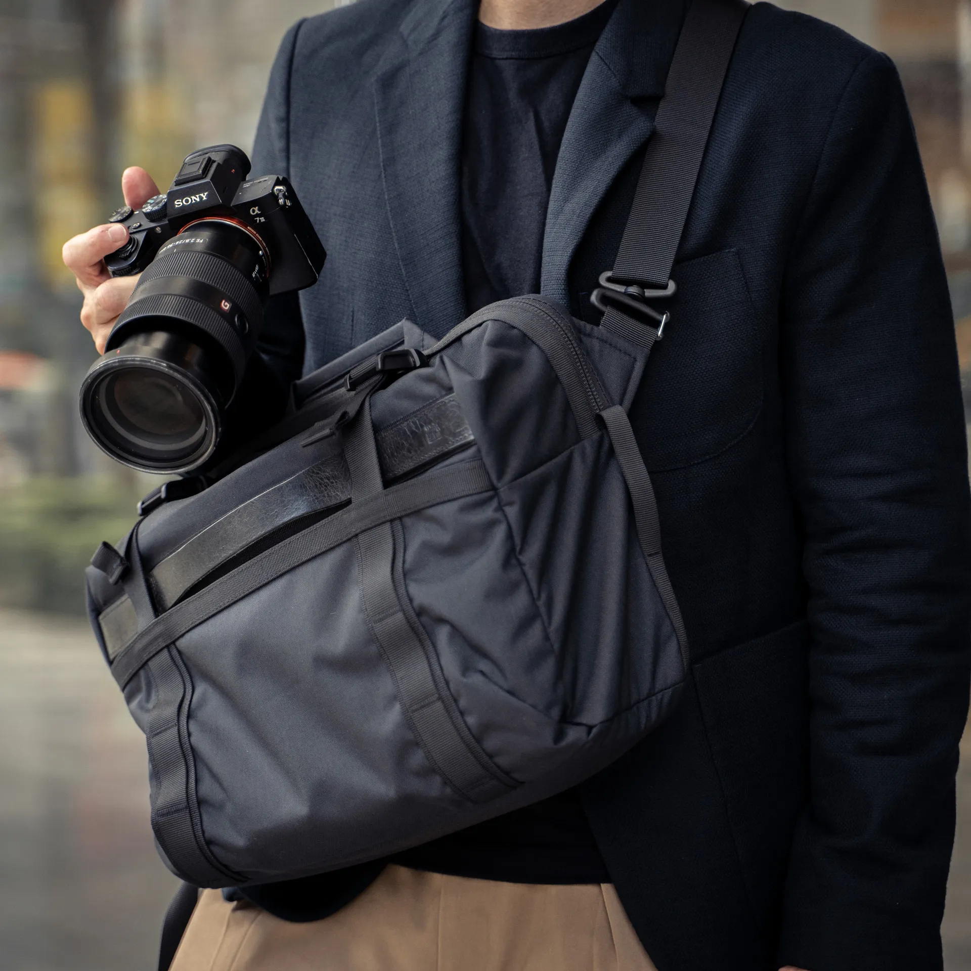 Lightning Rider V2 Sling Bag 13 L - Image 15