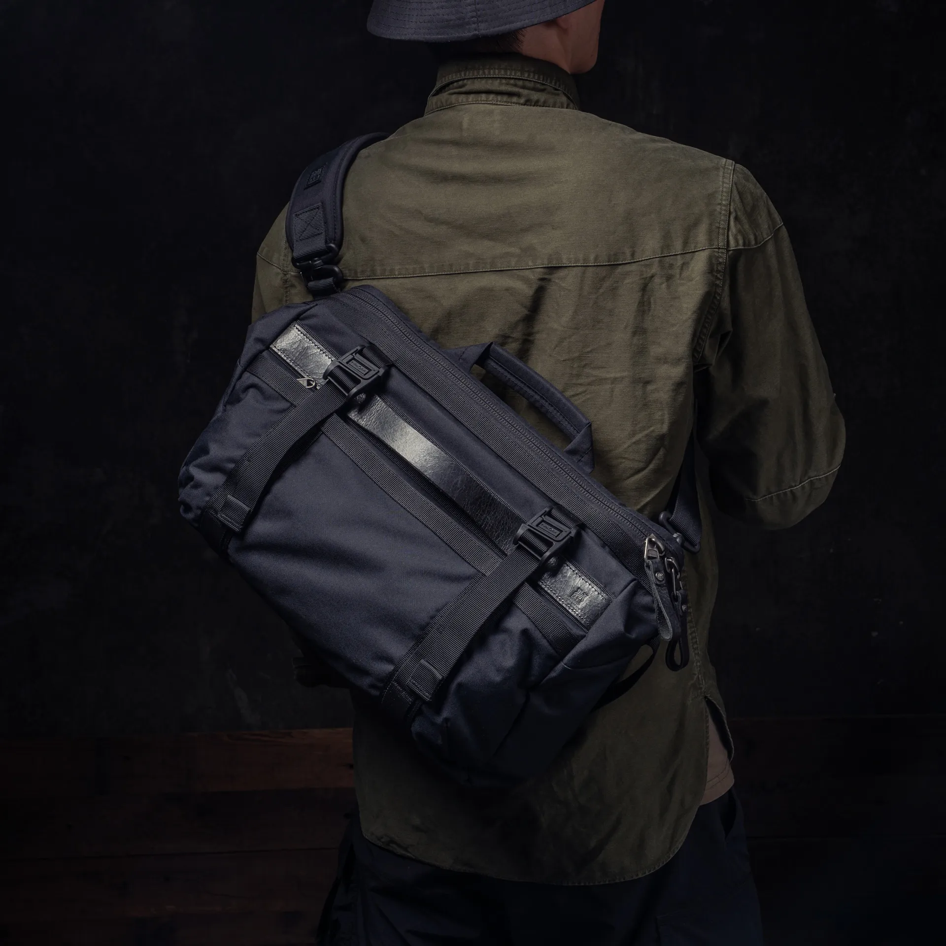 Lightning Rider V2 Sling Bag 13 L - Image 16