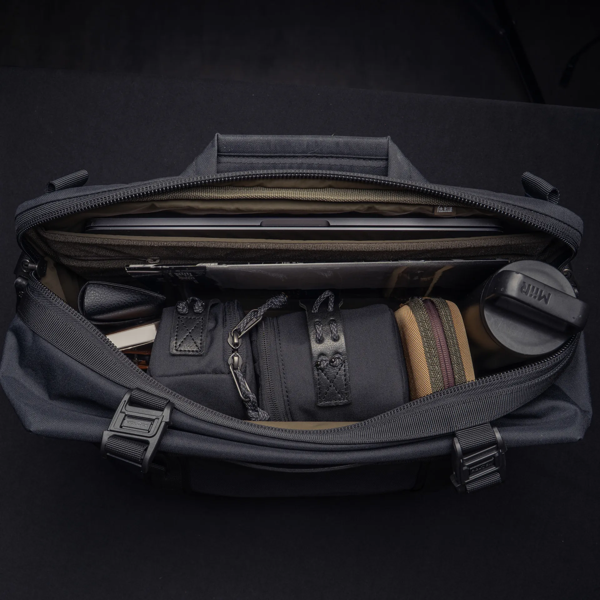 Lightning Rider V2 Sling Bag 13 L - Image 17