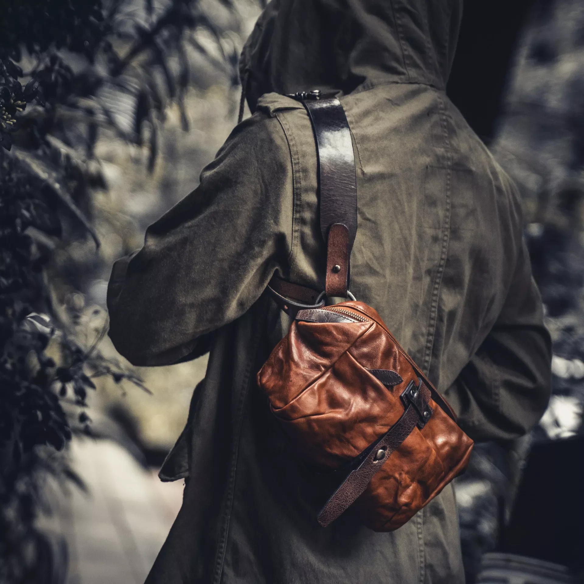 Mini Rider Leather 3.5 L Sling Bag - Image 18