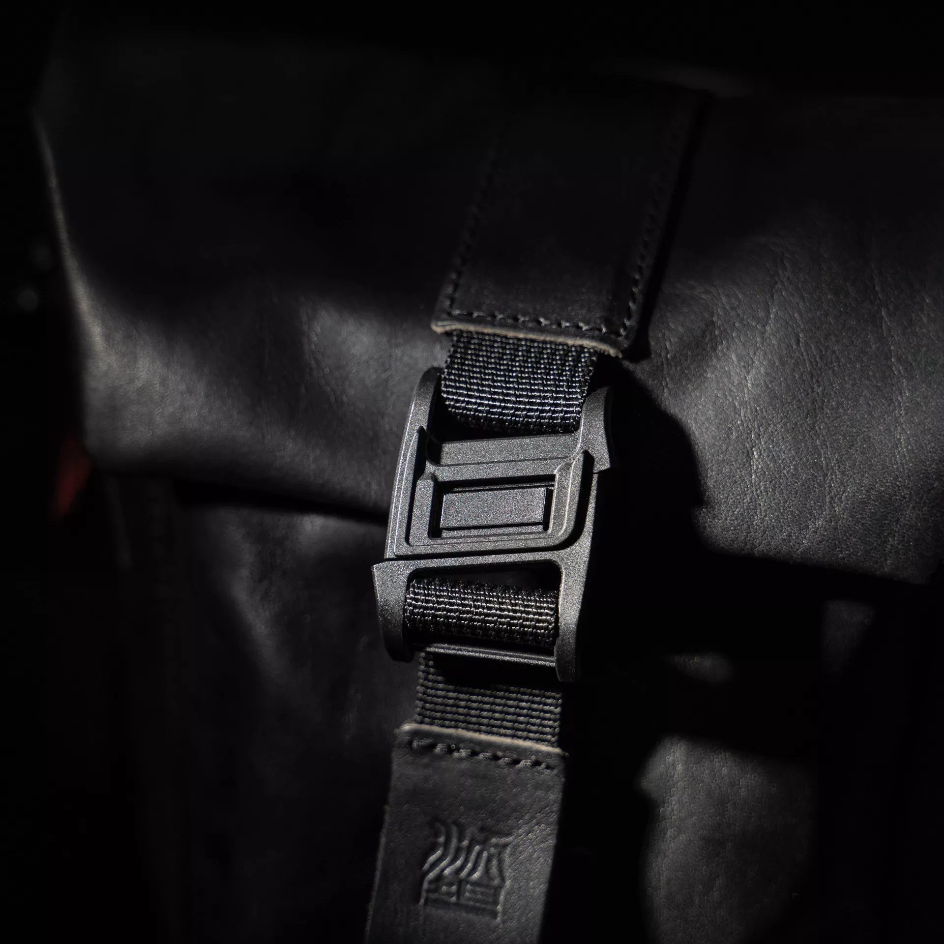 Pilot Leather Travel Camera Bag 3.5 L - Image 3